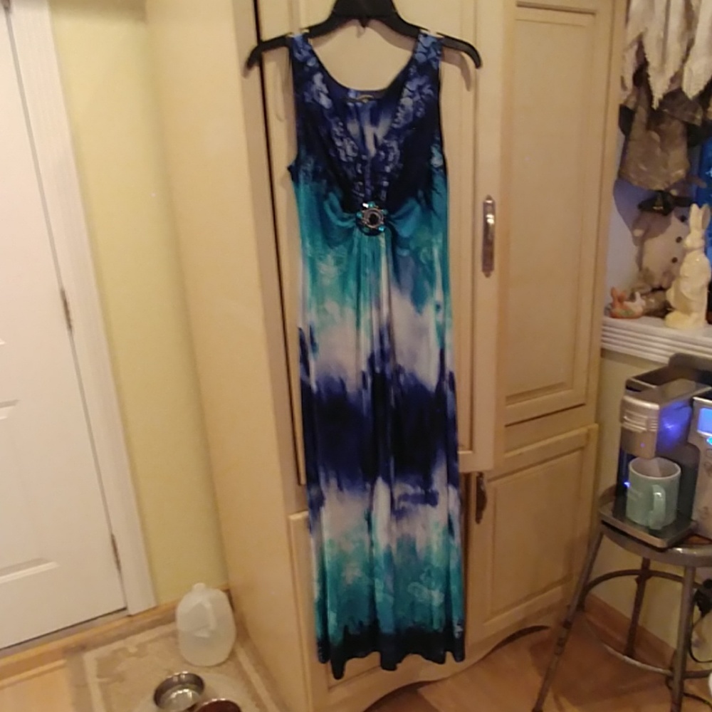 Long summwer dress ! Gorgeous on!